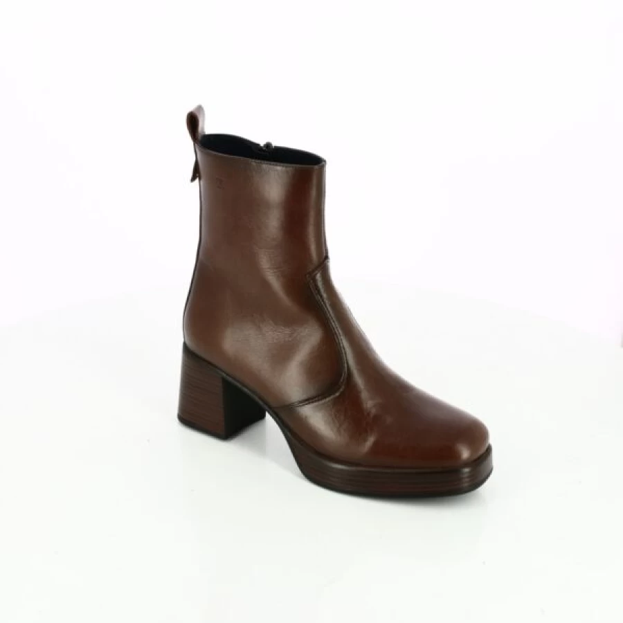 Kevin Cognac Leather Ankle Boots for Women - Stylish Comfort Fluchos Inspired Design