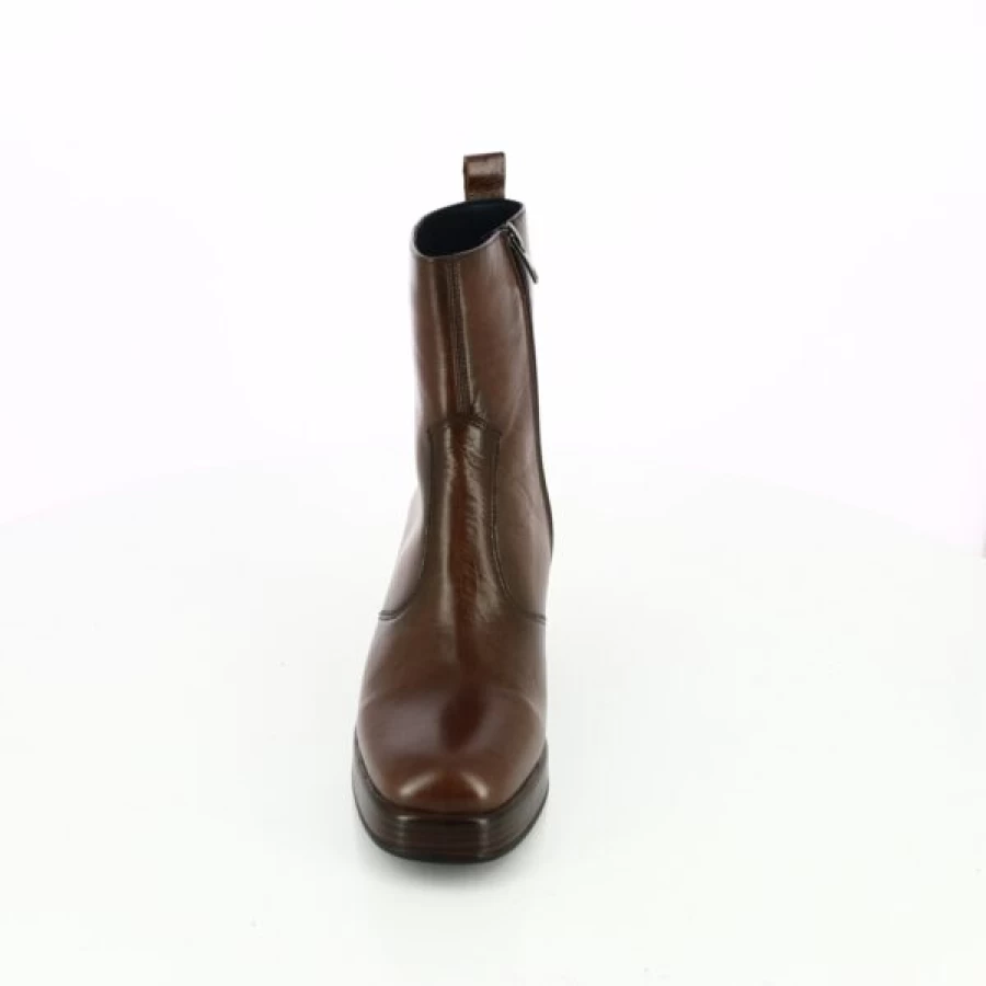 Kevin Cognac Leather Ankle Boots for Women - Stylish Comfort Fluchos Inspired Design
