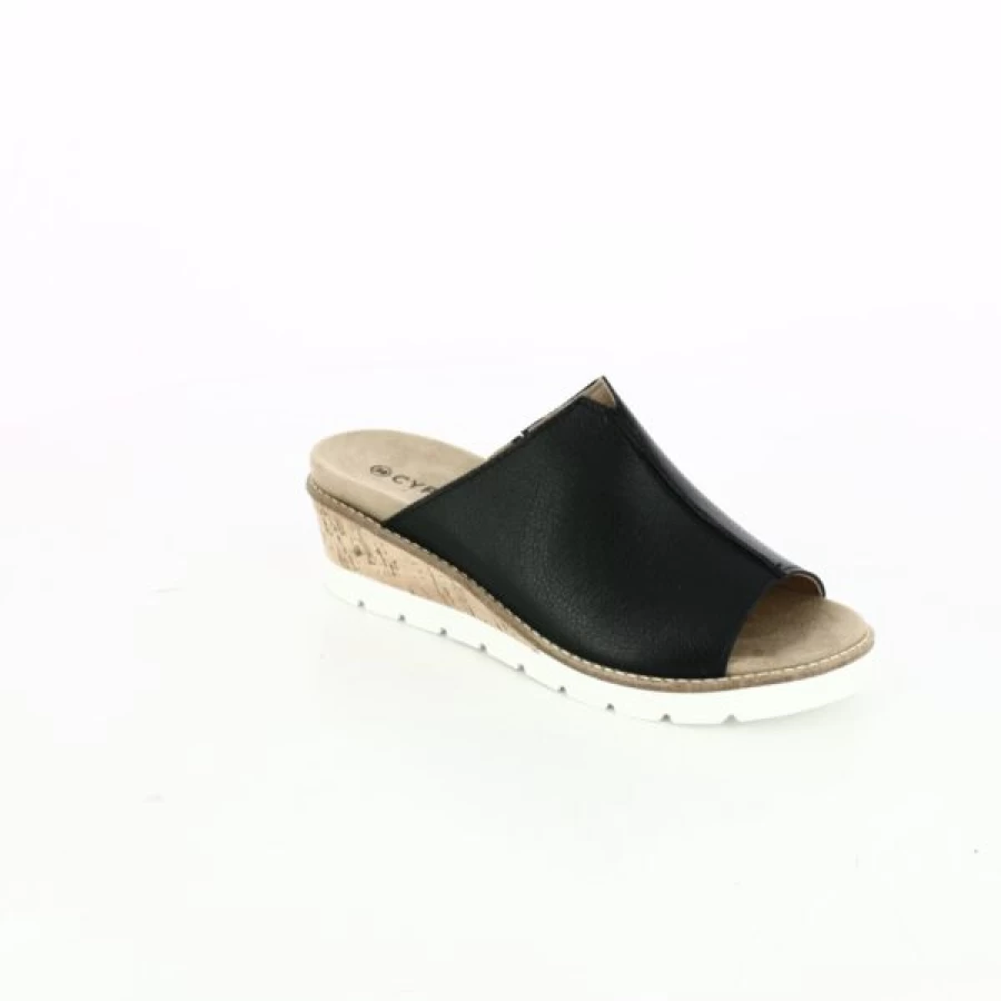 "Kevin Men's Black Cypress Comfortable Slippers for Indoor and Outdoor Use"