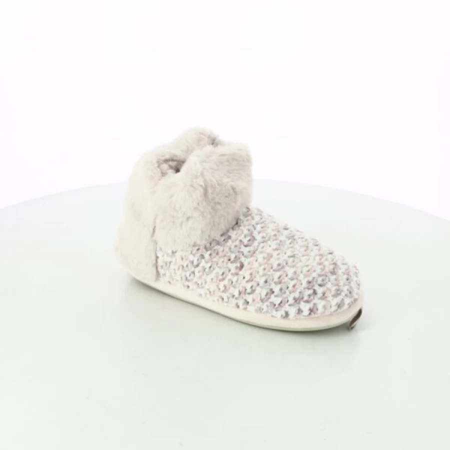 Kevin Women's Pink Comfortable Slip-On Slippers - Ysabel Mora Style