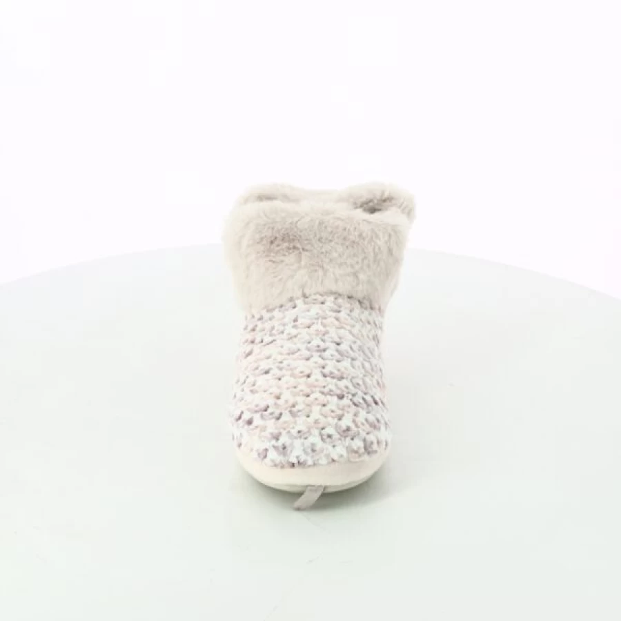 Kevin Women's Pink Comfortable Slip-On Slippers - Ysabel Mora Style