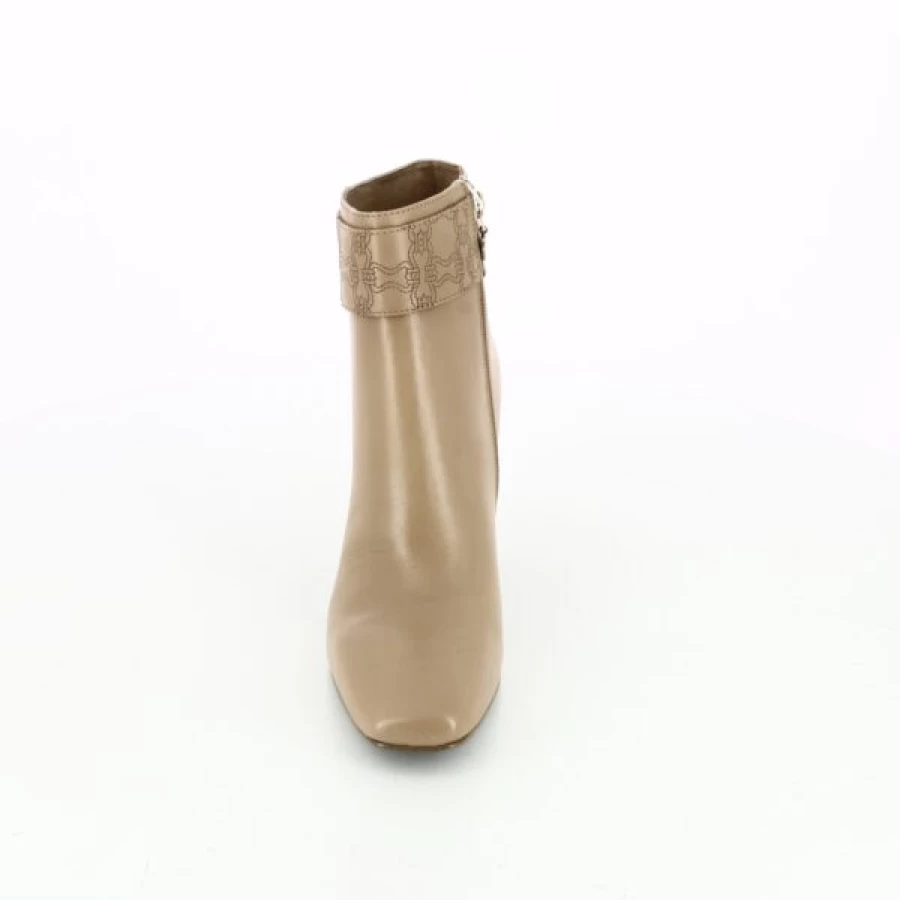 Kevin Cognac Leather Ankle Boots for Women - Stylish & Comfortable Booties