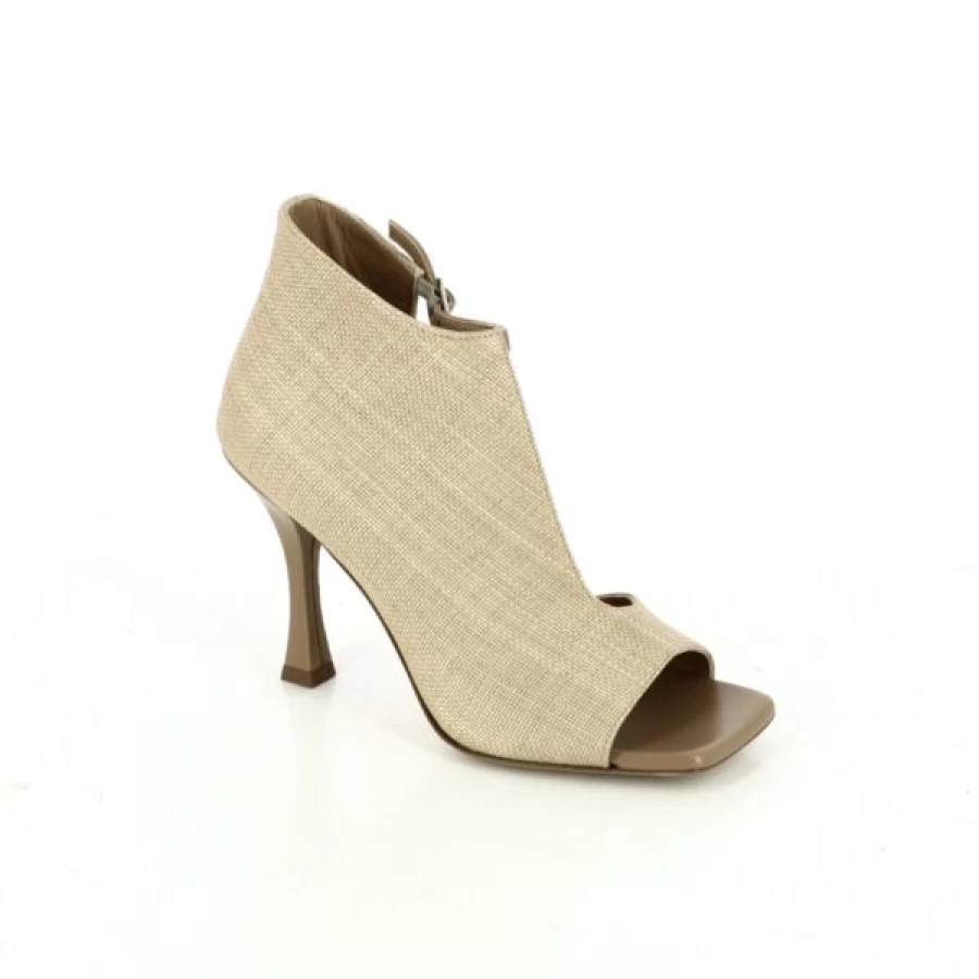 Kevin Women's Beige Chantal Sandals – Comfortable Casual Summer Footwear