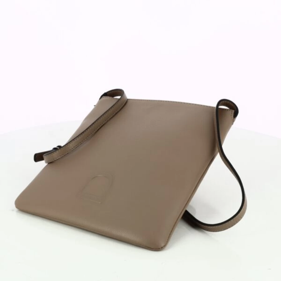 Kevin Taupe Handbag – Stylish Etrier Design for Women