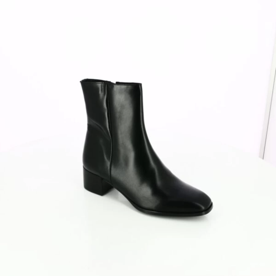 Kevin Women's Black Cypress Ankle Boots - Stylish Comfort Leather Booties for Casual Outfits