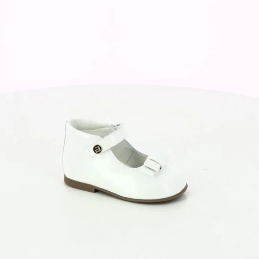 Kevin Women's White Ballerina Flats - Classic Comfortable Ballet Shoes