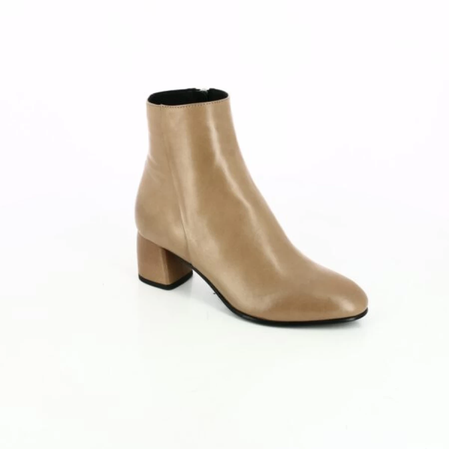 Kevin Gioia Women's Cognac Leather Ankle Boots - Stylish Low Heel Chelsea Booties for Fall & Winter
