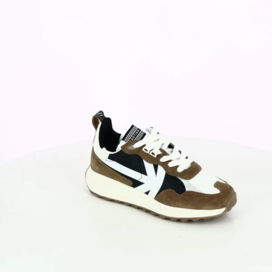 Kevin Cognac Leather Sneakers - Classic Casual Shoes for Men & Women