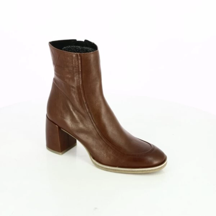 Kevin Cognac Leather Ankle Boots for Women - Stylish Zinda Design Comfortable Heel