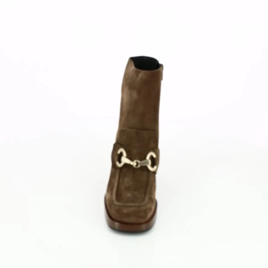 Kevin Women's Cognac Leather Ankle Boots - Gioia Fashion Boots for Comfort & Style