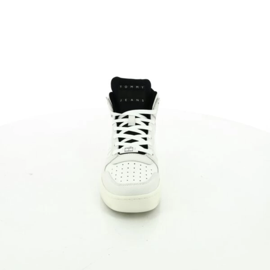 Kevin White Sneakers - Classic Casual Shoes for Men & Women