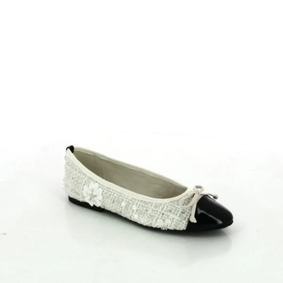 Kevin Women's Beige Ballerina Flats - Classic Comfort La Strada Style