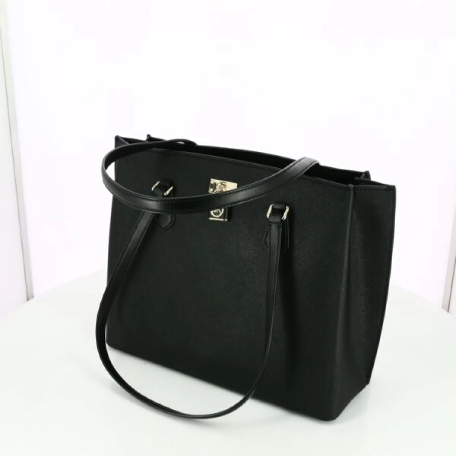 Kevin Black Handbags for Women - Stylish & Luxurious Designer Tote & Crossbody Bags
